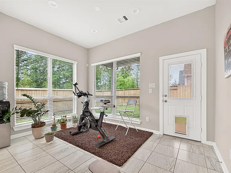 305 Rise Ln — Photo 18