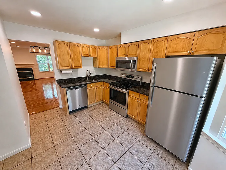 148 Barnsfield Ct #240 — Photo 4