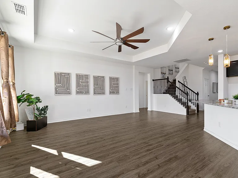 4208 Wood River Trl — Photo 7