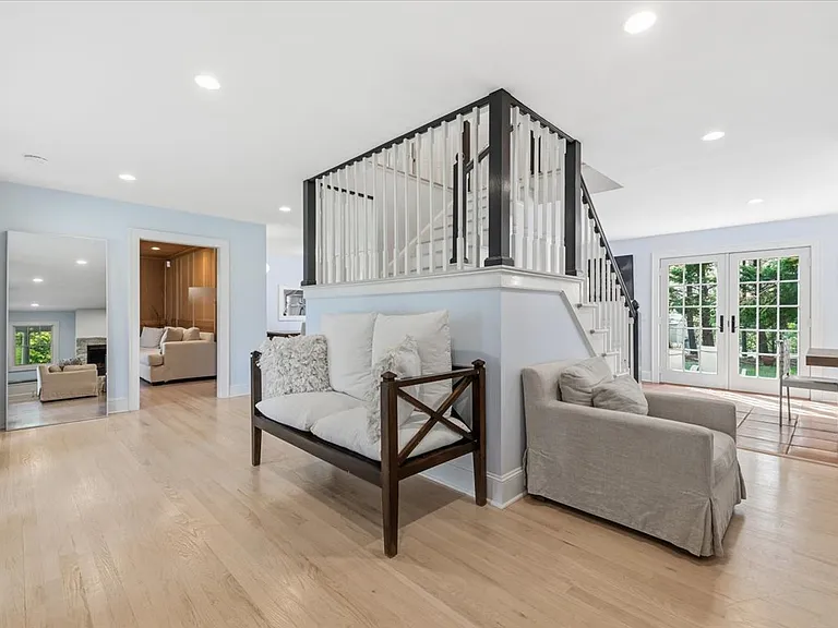 49 Beach Ave — Photo 6