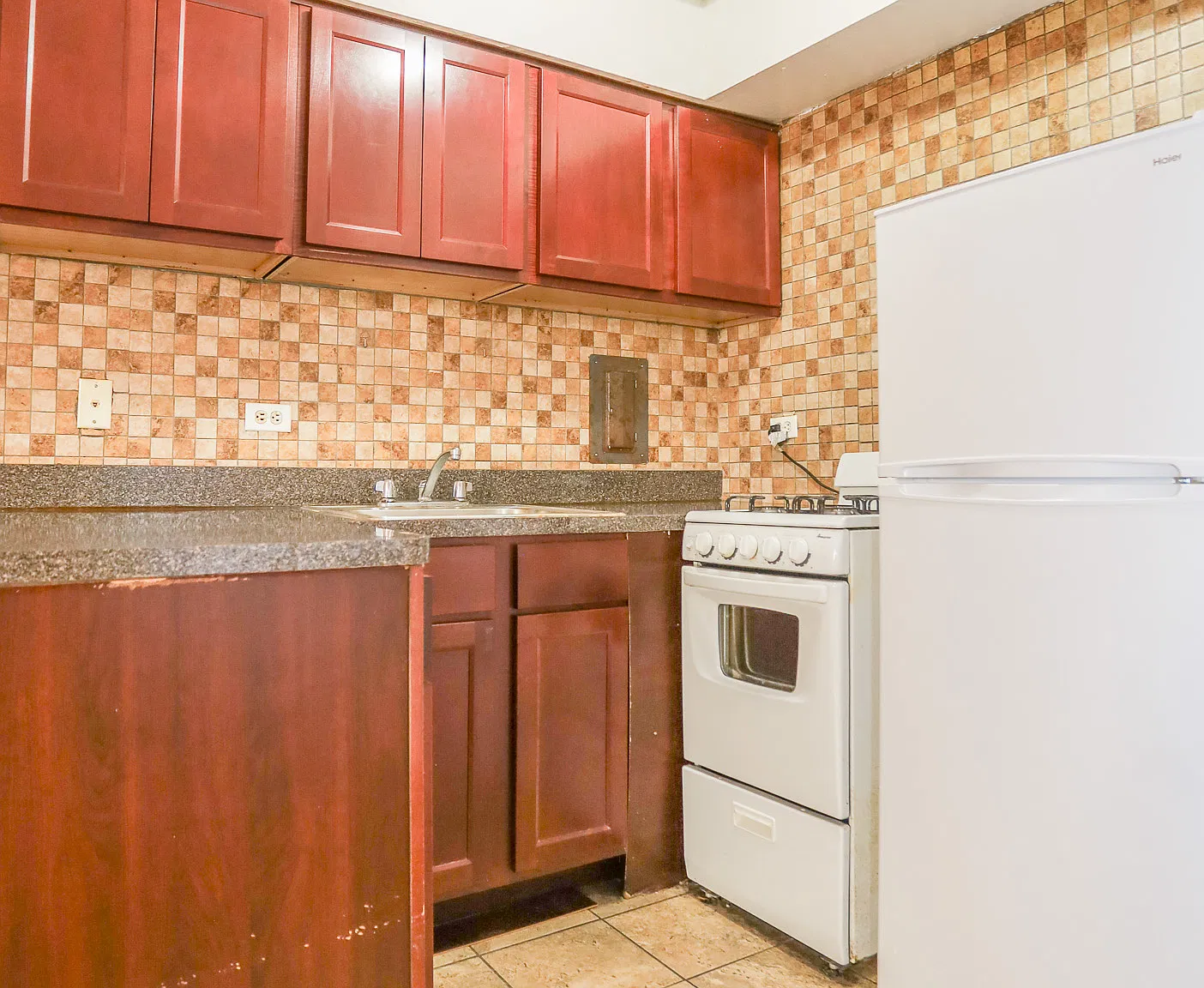 Studio, 350 sqft, $1,150 — Photo 2