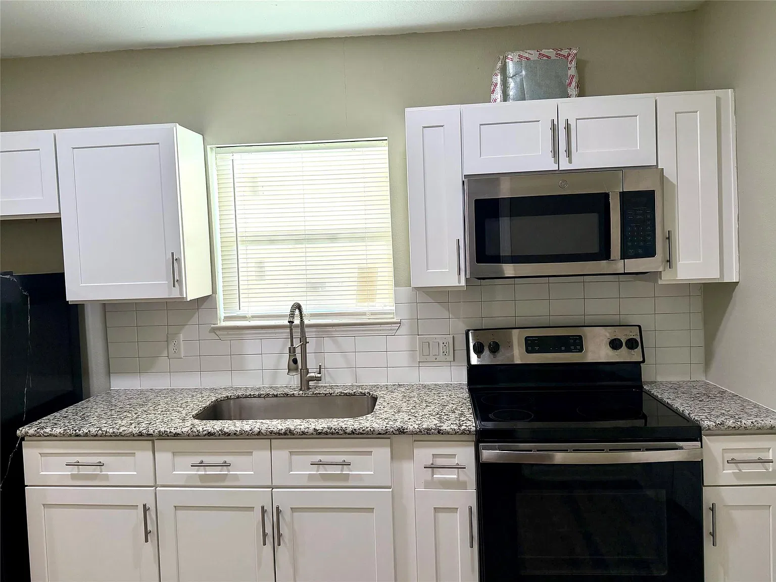 2 bed, 2.0 bath, 702 sqft, $1,450 — Photo 3