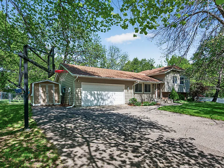 7466 Dallas Ln N — Photo 2