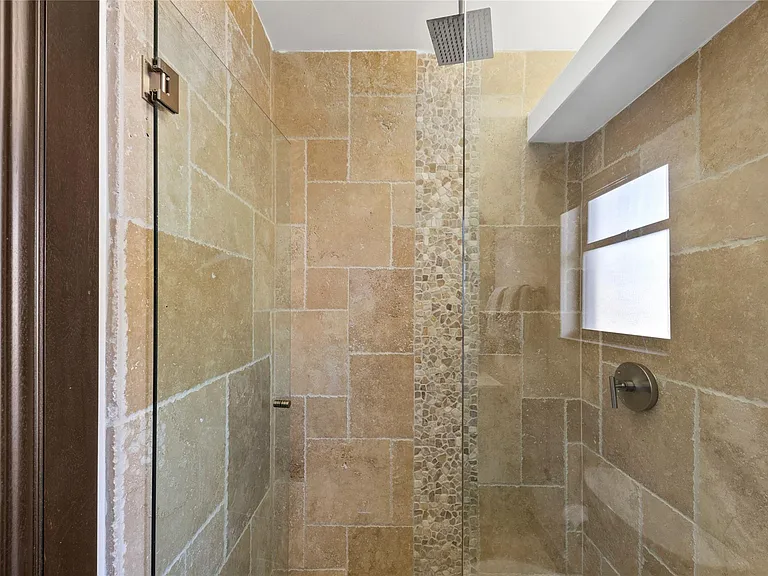 2430 Castilla Isle — Photo 30