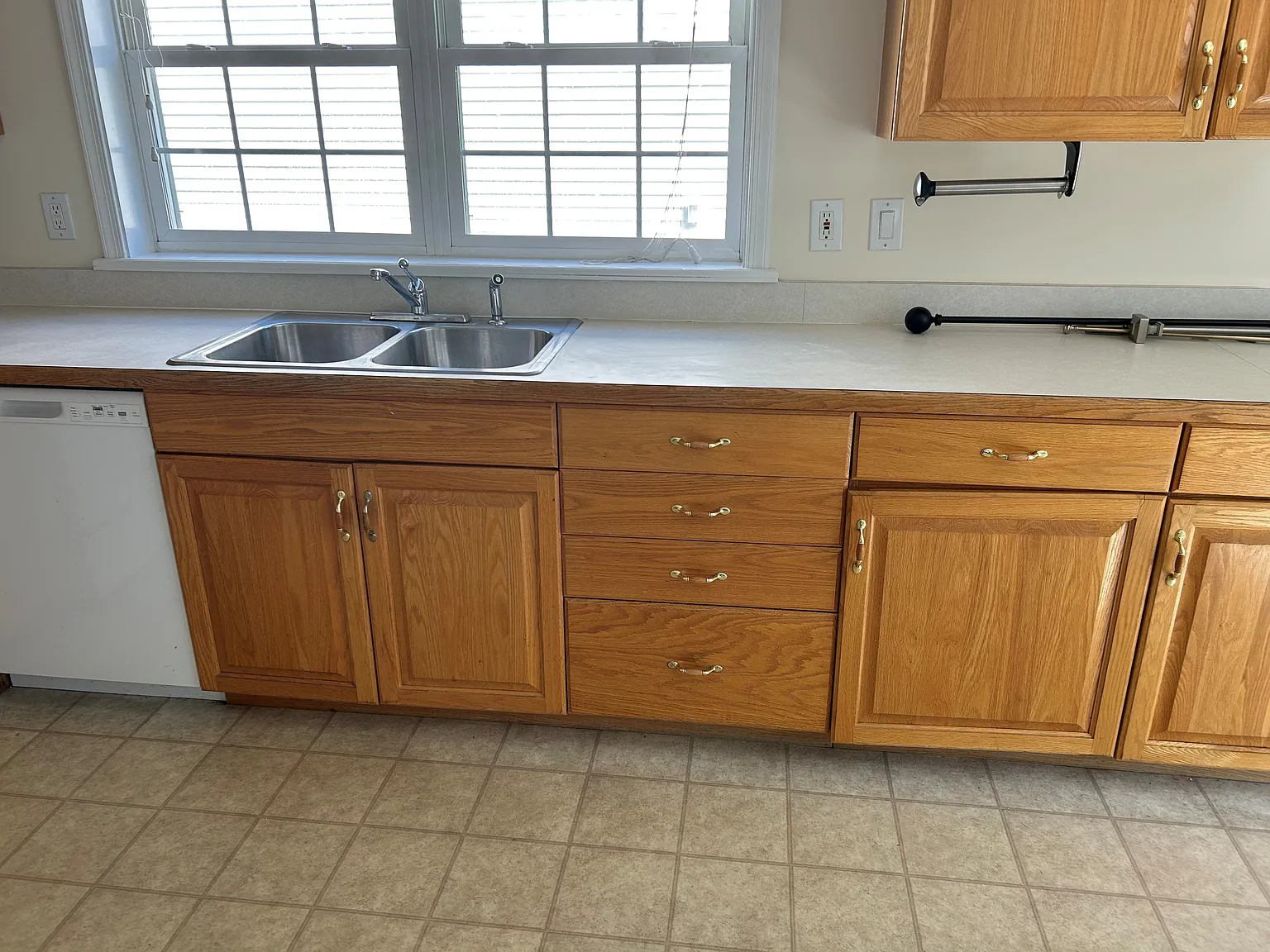 3 bed, 1.5 bath, 1500 sqft, $3,900 — Photo 2