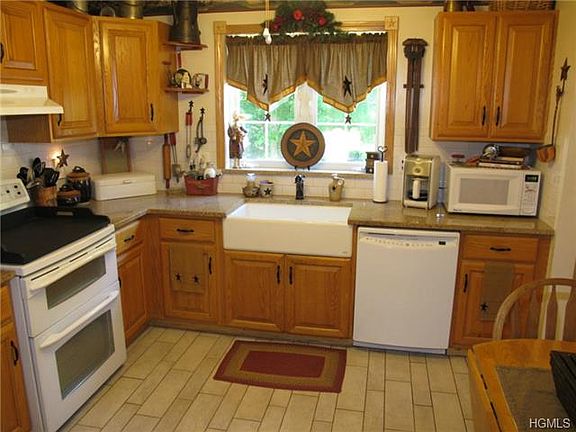 5th image of 3906 Buttonwood Ln Unit 3906