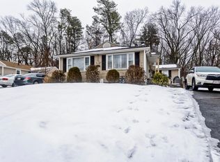 53 Gail St, Springfield, MA 01108