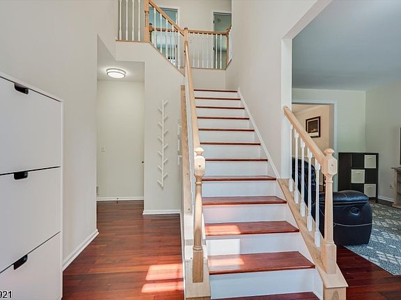 4th image of 49 Wexford Way