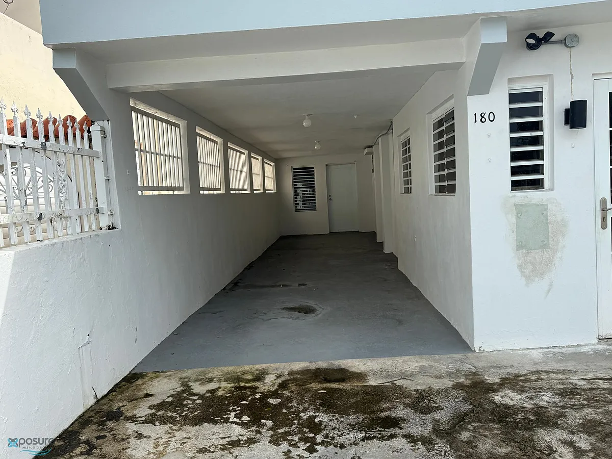 Building Photo - 180B Jose Padin St #0