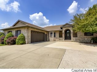 3921 Stone Bridge Rd, Springfield, IL 62711