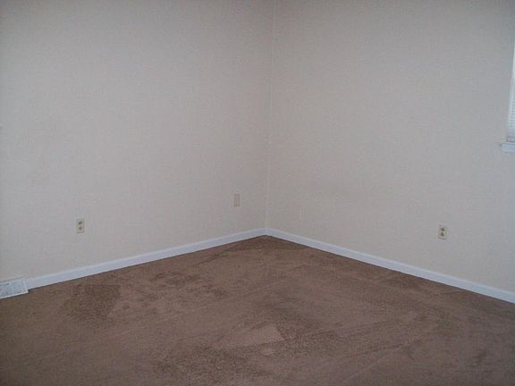3rd image of 1832 Terry Dr