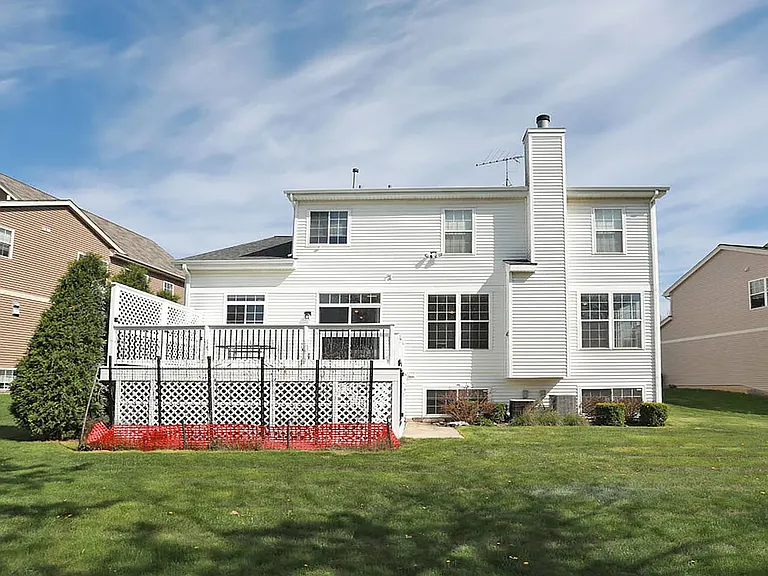 829 Clover Ridge Ln — Photo 36