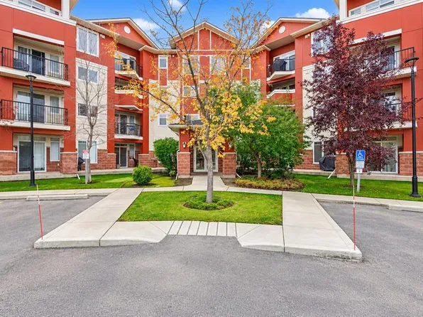 162 N Country Village Cir NE #110, Calgary, AB T3K 0E6