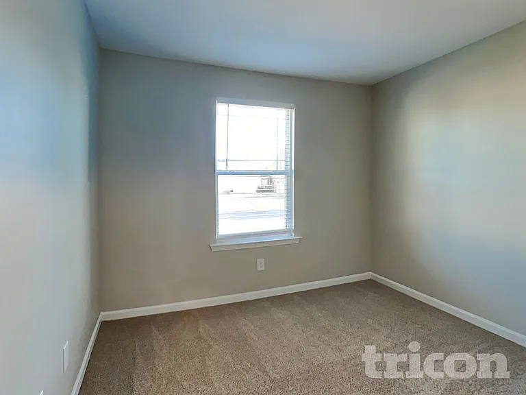 201 Karis Dr — Photo 9