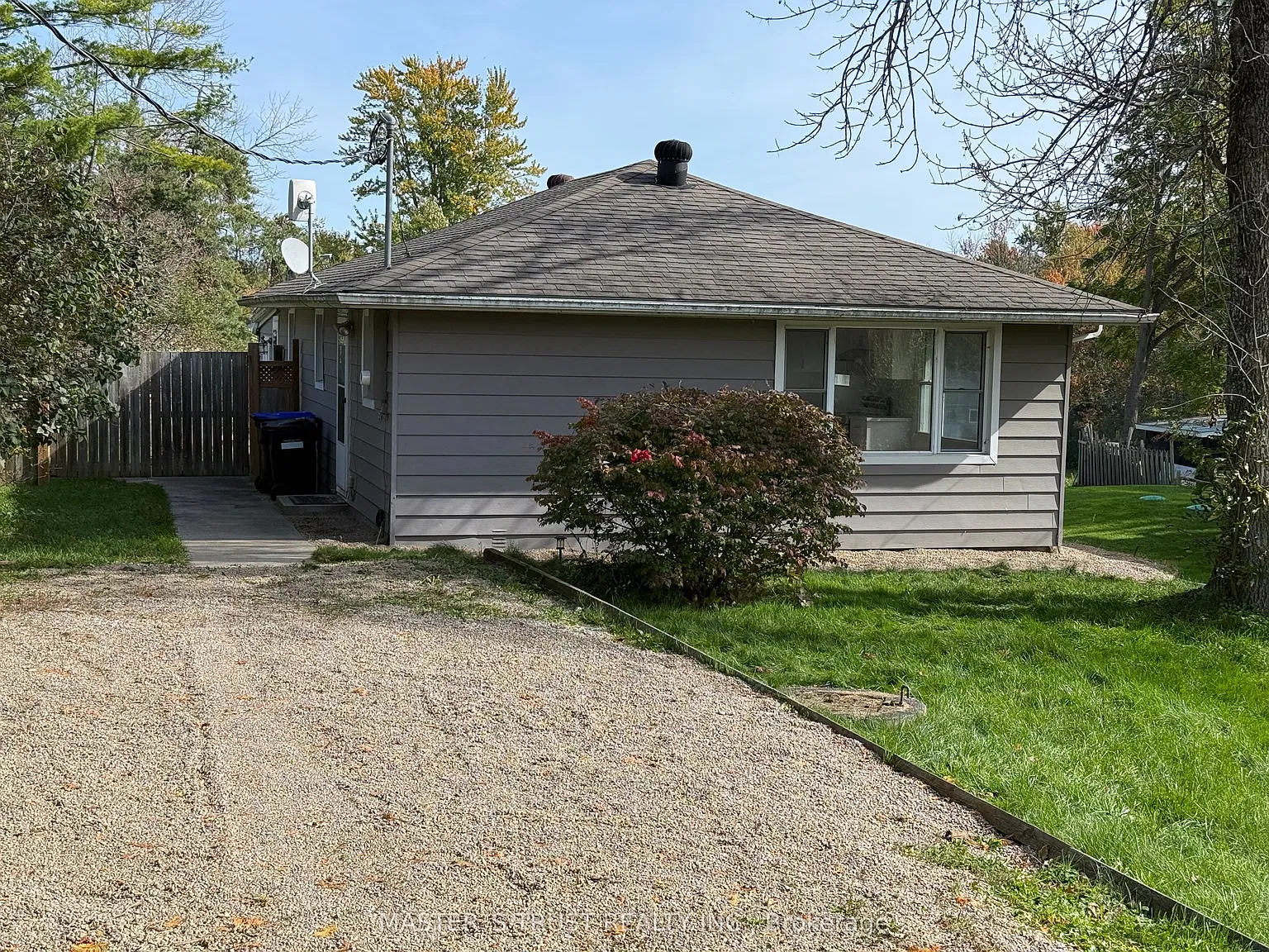 3 bed, $2,500 — Photo 2