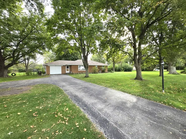 2694 W 3000s Rd, Kankakee, IL 60901