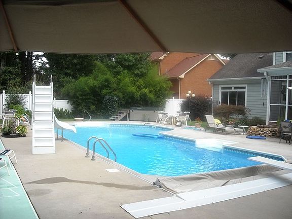 Pool-Automatic cover