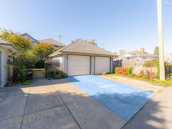 2nd image of 211 Victoria Rd #101