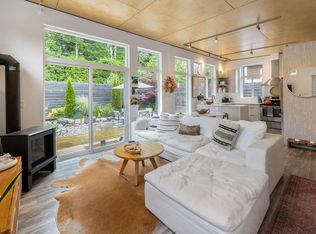 890 Trower Ln, Gibsons, BC V0N 1V9