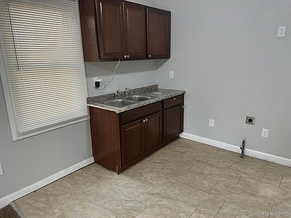 4th image of 7087 Chatfield St
