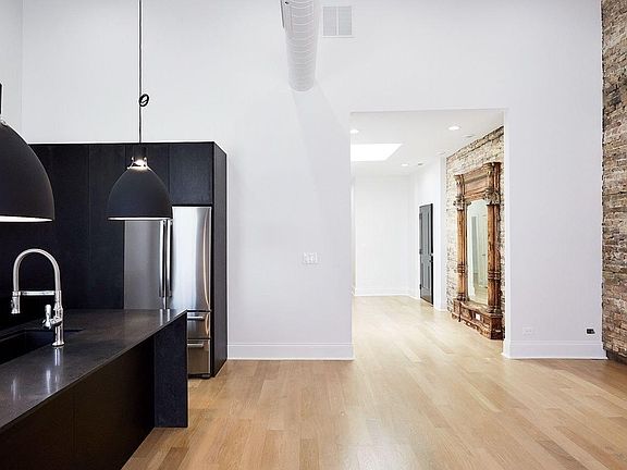 5th image of 3435 W Fullerton Ave