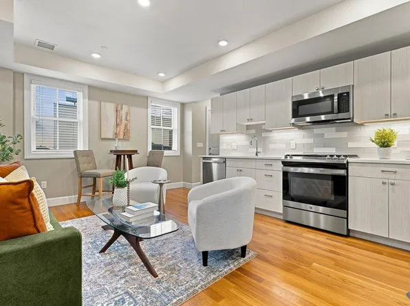 89 Prescott St #B, Boston, MA 02128