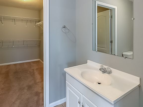 3rd image of 206 Bass Pond Glen Dr