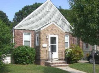 56 Green St, Valley Stream, NY 11580