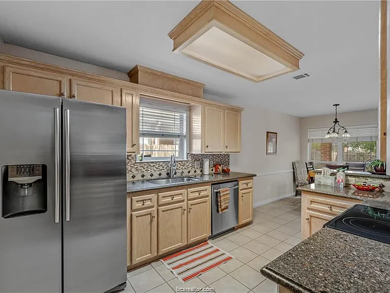 3755 Essen Loop — Photo 11