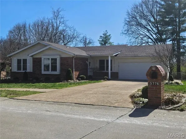 5776 Karamar Dr, Saint Louis, MO 63128