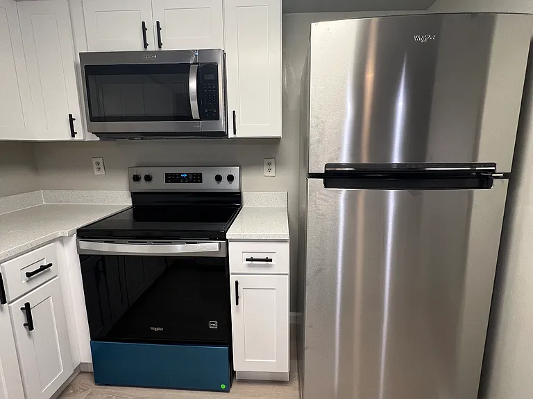 813 Harden St #7 — Photo 5