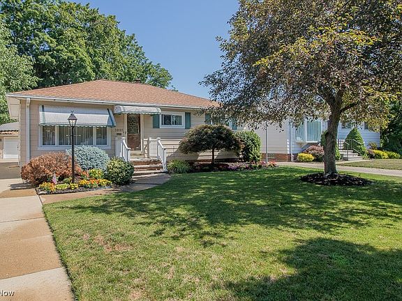 2nd image of 30105 Dorothy Dr