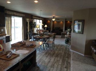 27023 La Rose, Novi, MI 48377