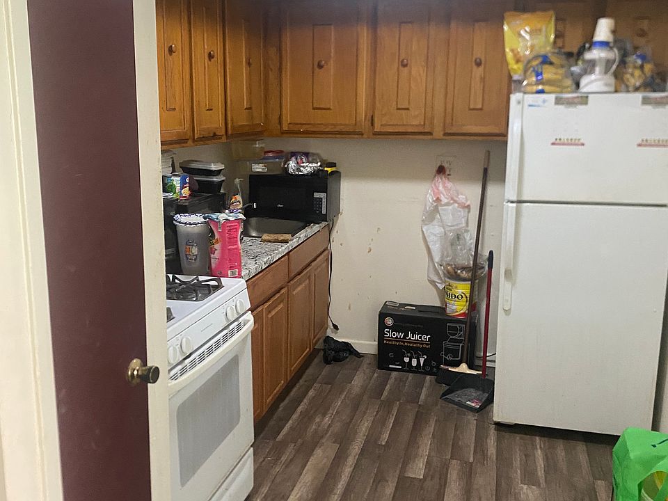 1st image of 3016 Barker Ave #3C