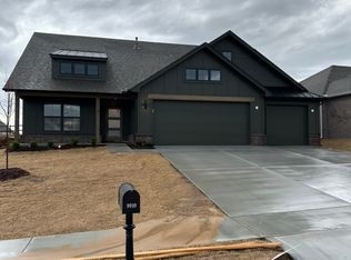 9010 N 73rd East Pl, Owasso, OK 74055