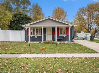 27212 Joan St, Taylor, MI 48180