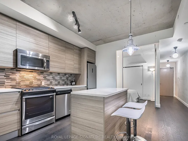 111 Bathurst St #318 — Photo 9
