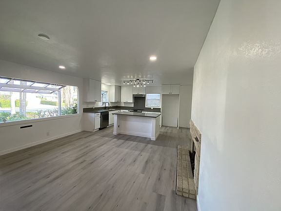 3rd image of 12211 Nutwood St