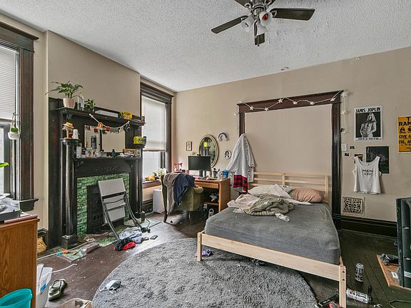 3rd image of 2305 Russell Blvd #A