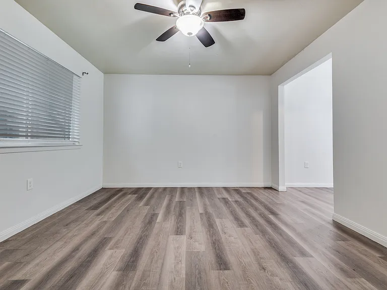 428 N Dallas Ave #7 — Photo 18