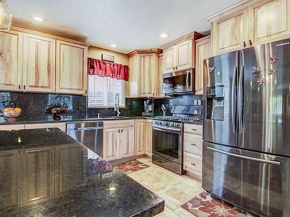 3rd image of 1218 Bunker Hill Dr