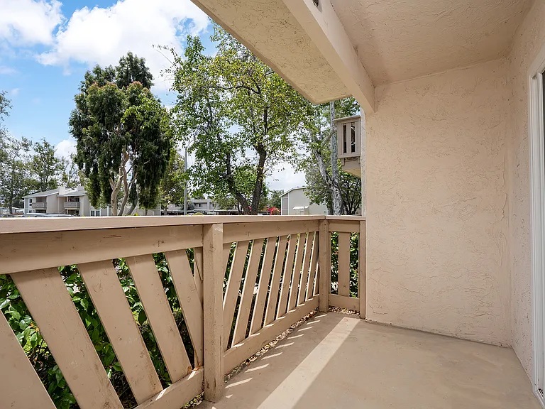 520 Sandalwood Pl #7 — Photo 32
