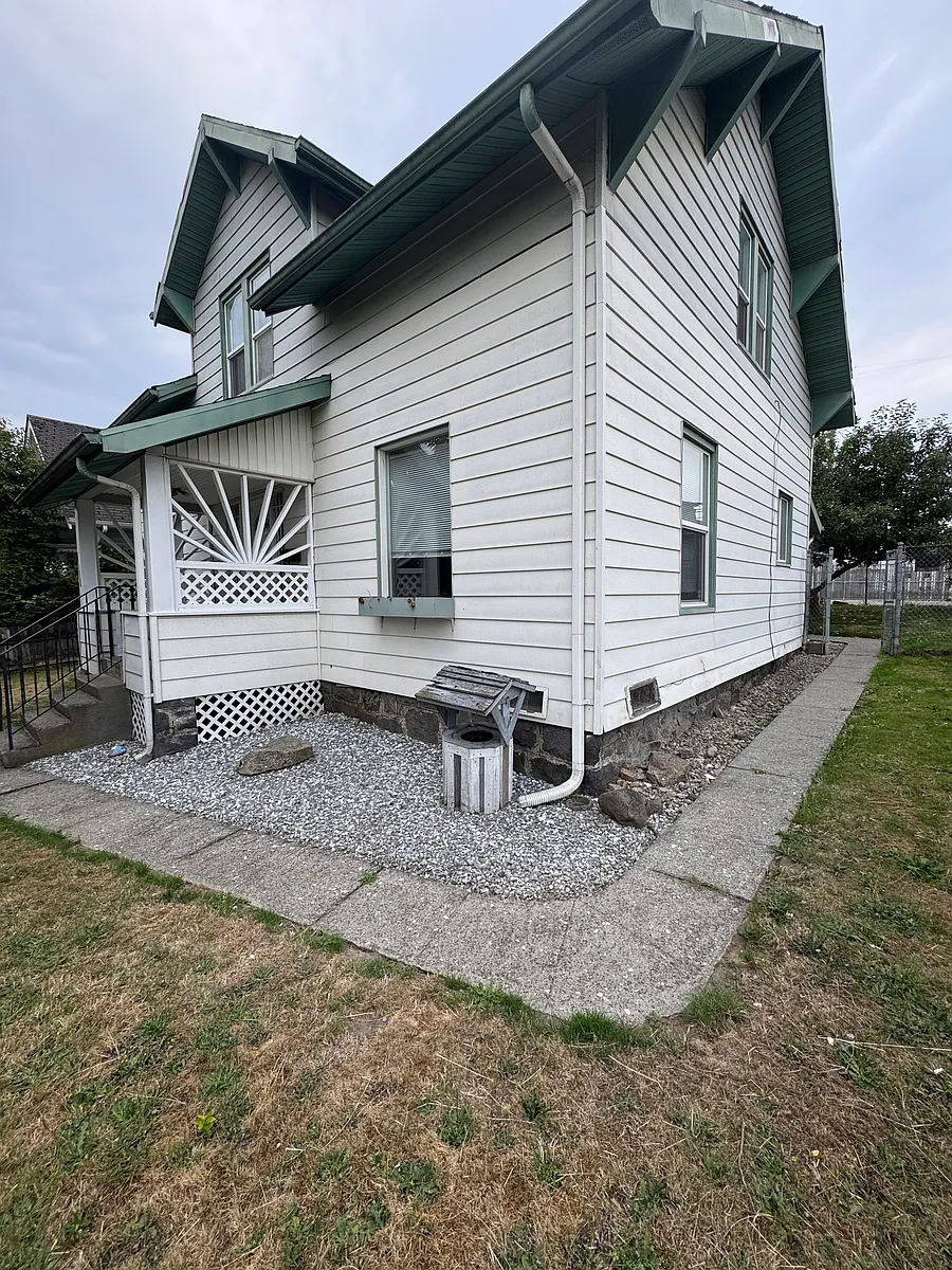 Building Photo - 3816 S Park Ave