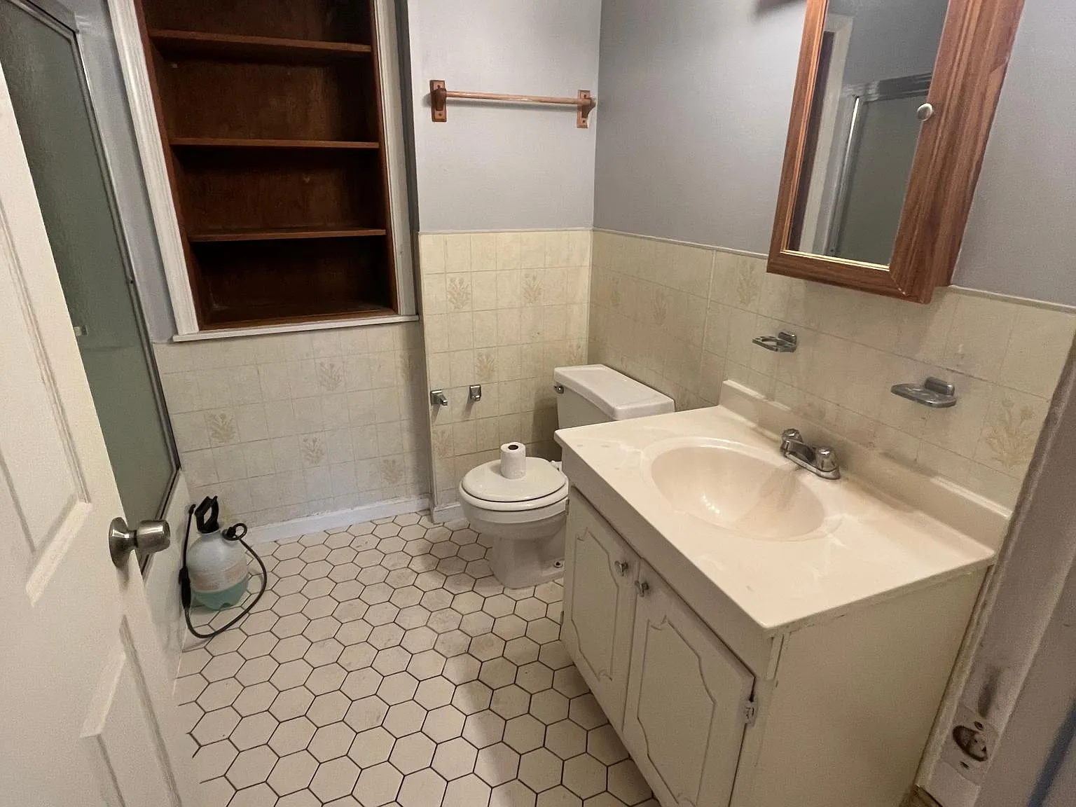 1587 Chichester Ave — Photo 3