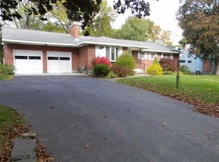 16 Bromley Pl, Glenville, NY 12302