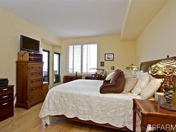 4th image of 101 Lombard St APT 304E