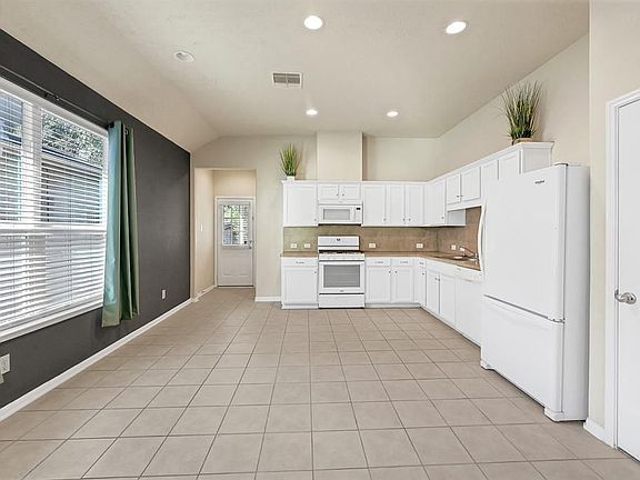 3rd image of 15422 Crawford Crest Ln