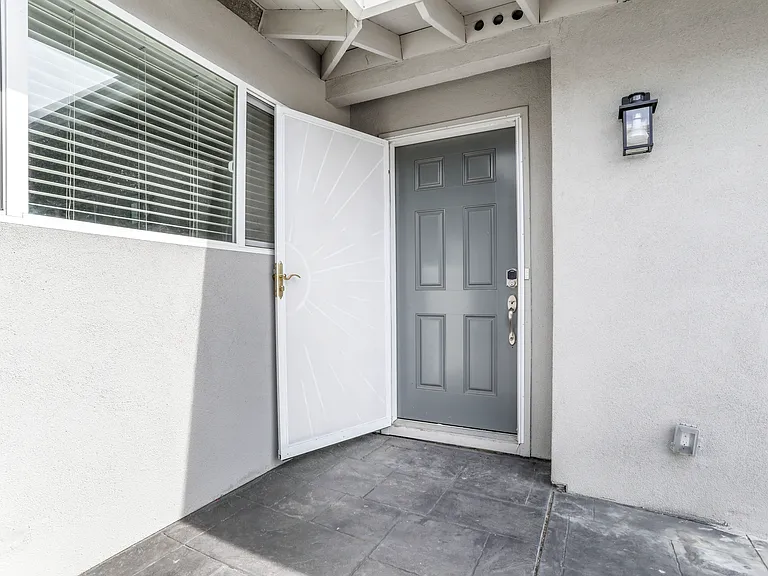 3288 Cabrillo Dr — Photo 2