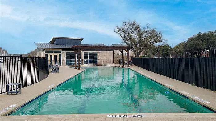 9935 Michael Irvin St — Photo 17