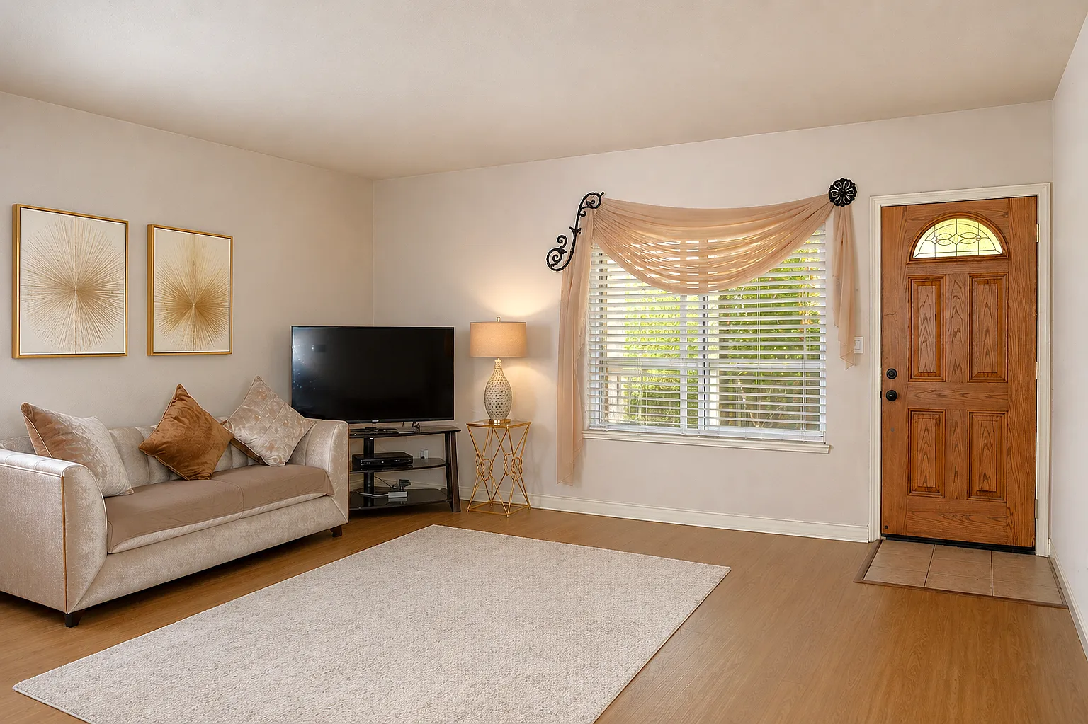 2 bed, 960 sqft, $2,500 — Photo 2